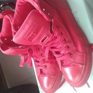 Kids Brand New red converse high tops size 2